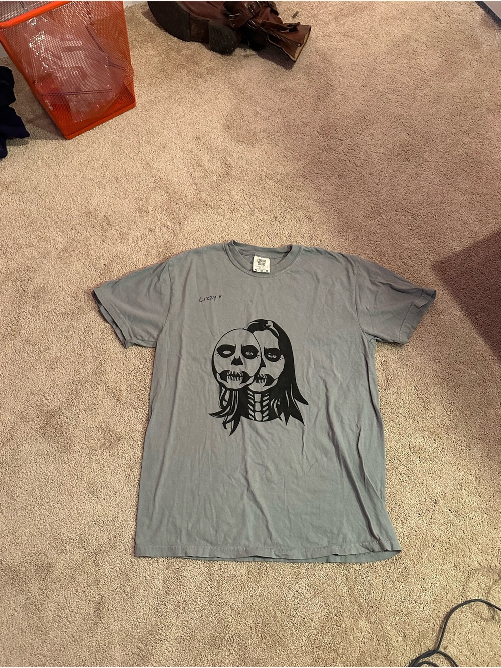 Signed Lizzy McAlpine tee